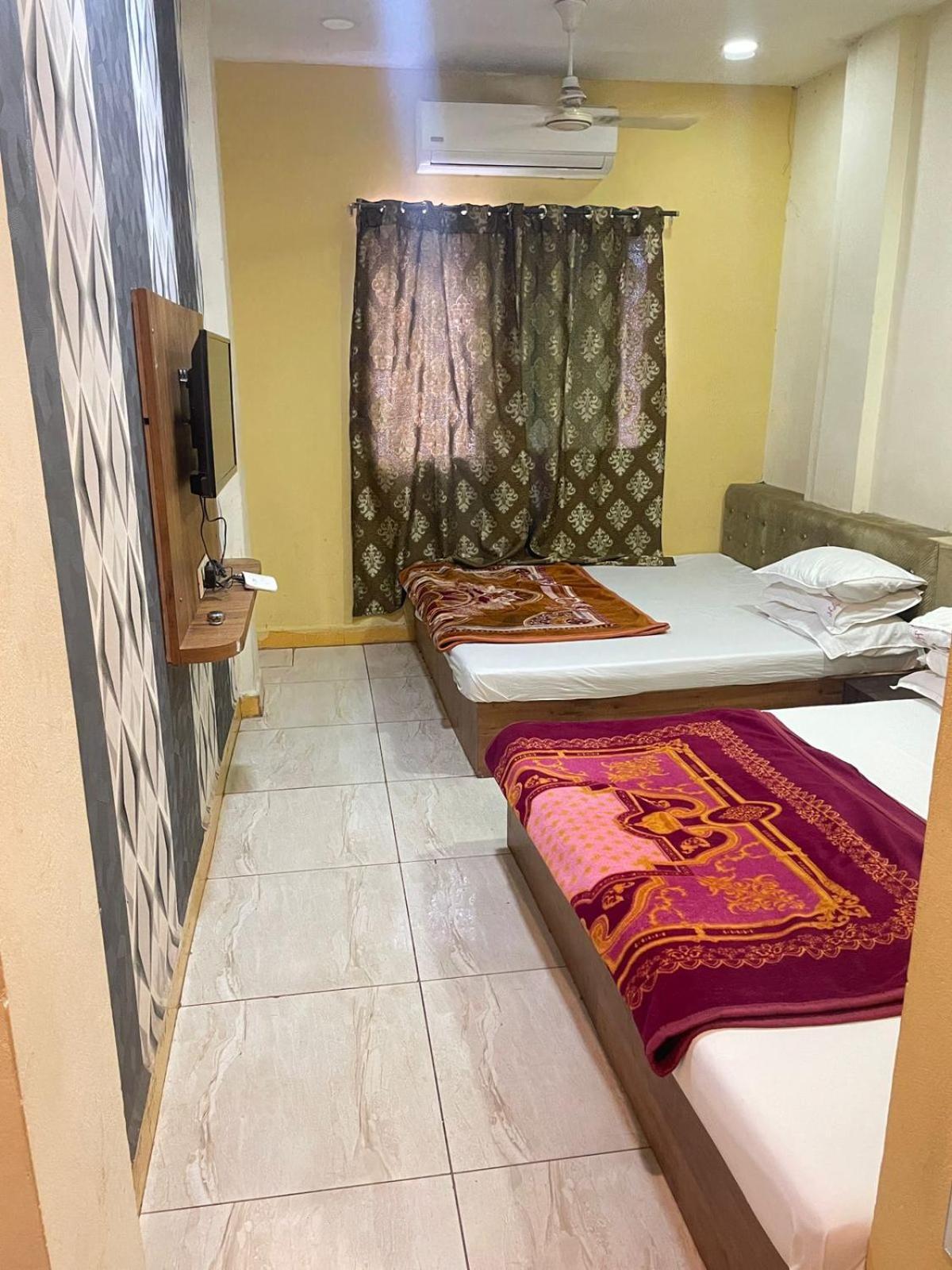 Hotel Amritam Inn اوجاين المظهر الخارجي الصورة